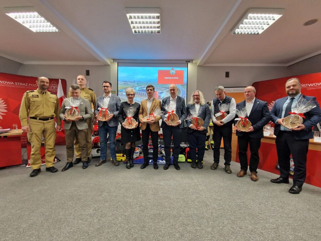 Strażacy podsumowali rok — były ofiary wypadków i pożarów 6 Strażacy Podsumowali Rok — Były Ofiary Wypadków I Pożarów