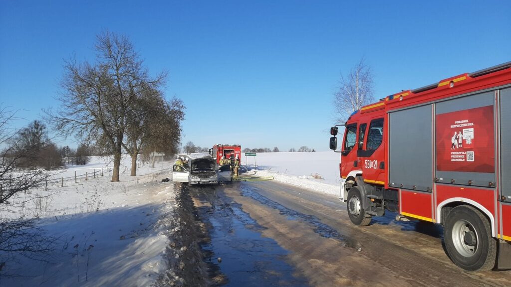Pożar Samochodu Osobowego W Majdanach W Gminie Miłomłyn