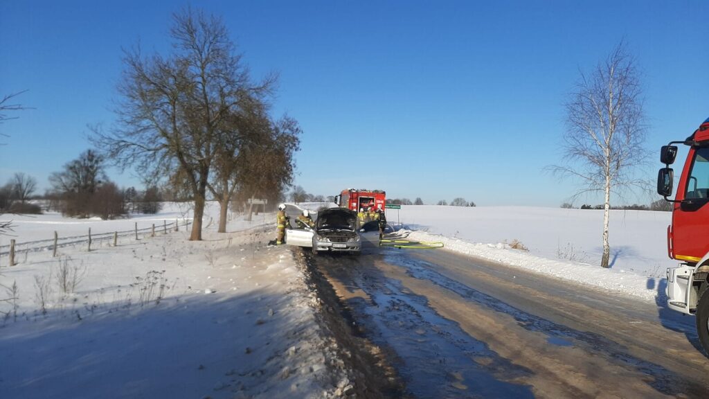 Pożar Samochodu Osobowego W Majdanach W Gminie Miłomłyn