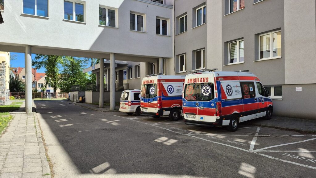 Co Z Karetkami W Powiecie Ostródzkim — Strażacy Jeżdżą Reanimować Ludzi!