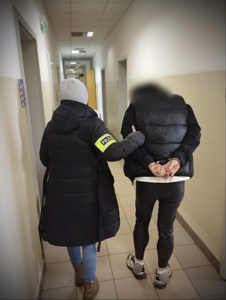 Policja zatrzymała złodziei, którzy okradli księdza w Ostródzie! 2 Policja Zatrzymała Złodziei, Którzy Okradli Księdza W Ostródzie!