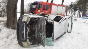 Zdarzenia Drogowe W Taborzu. W Pojeździe Zakleszczeni Uczestnicy