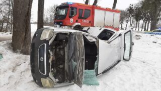 Zdarzenia drogowe w Taborzu. W pojeździe zakleszczeni uczestnicy