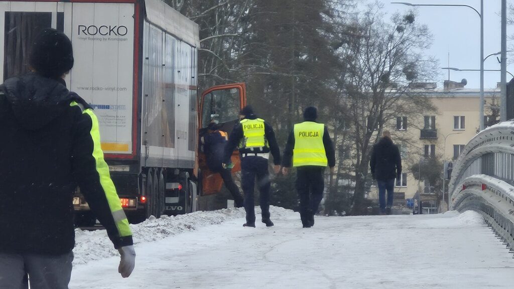 Gołoledź obnażyła problem w ostródzkim ratuszu. Czas na wnioski 3 Gołoledź Obnażyła Decyzyjność W Ostródzie. Burmistrz Przeprasza