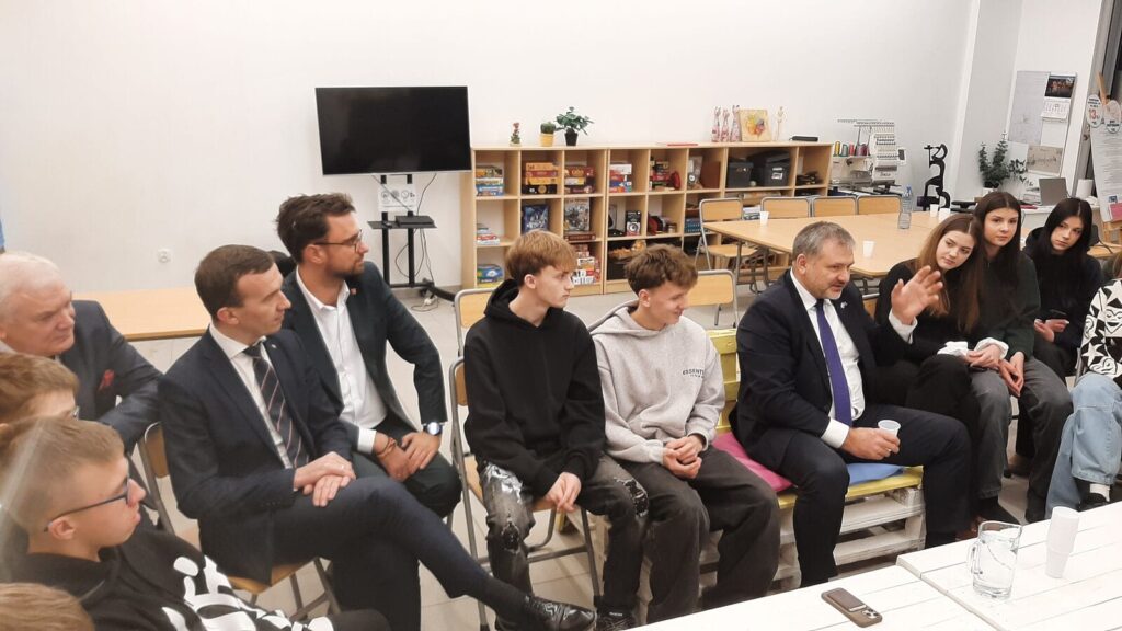 Minister Sprawiedliwości Waldemar Żurek na Warmii i Mazurach — gotował, uczył i debatował 10 Minister Sprawiedliwości Waldemar Żurek Na Warmii I Mazurach — Gotował, Uczył I Debatował