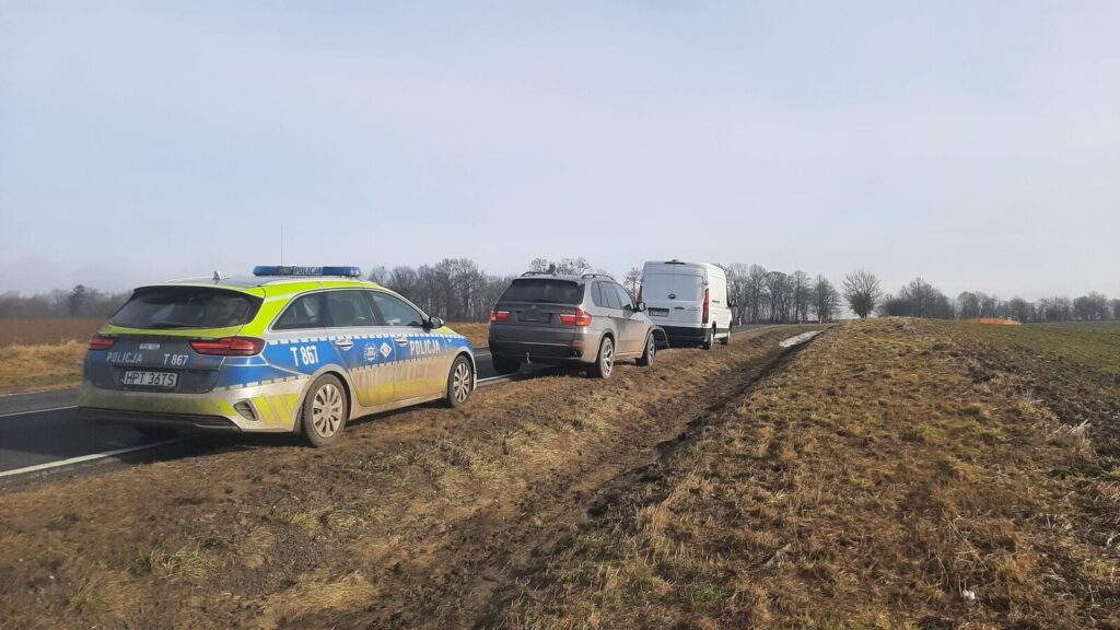 Wypadek Na Krajowej 15. Zderzyły Się Dwa Pojazdy