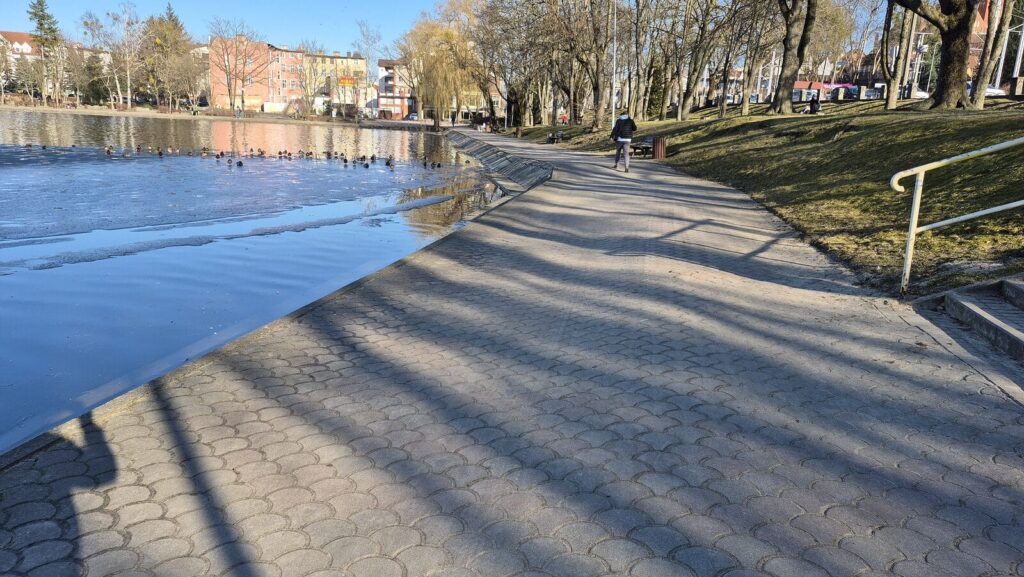 Będzie remont Bulwaru Europejskiego w Ostródzie. Po zimie zapadł się deptak 3 Będzie Remont Bulwaru Europejskiego W Ostródzie. Po Zimie Zapadł Się Deptak