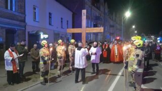 Droga Krzyżowa w Ostródzie — żywa wiara na ulicach miasta
