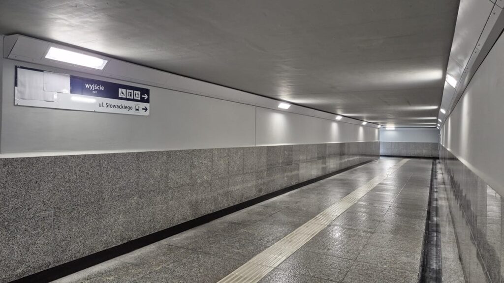 PKP otwiera przejścia podziemne na dworcu w Ostródzie. Koniec inwestycji coraz bliżej 26 PKP otwiera przejścia podziemne na dworcu w Ostródzie. Koniec inwestycji coraz bliżej