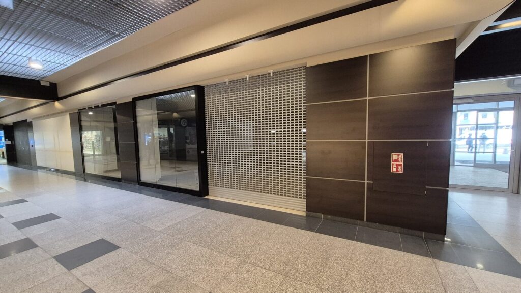 Galeria Mazurska Pustoszeje. Kolejne Lokale Na Sprzedaż