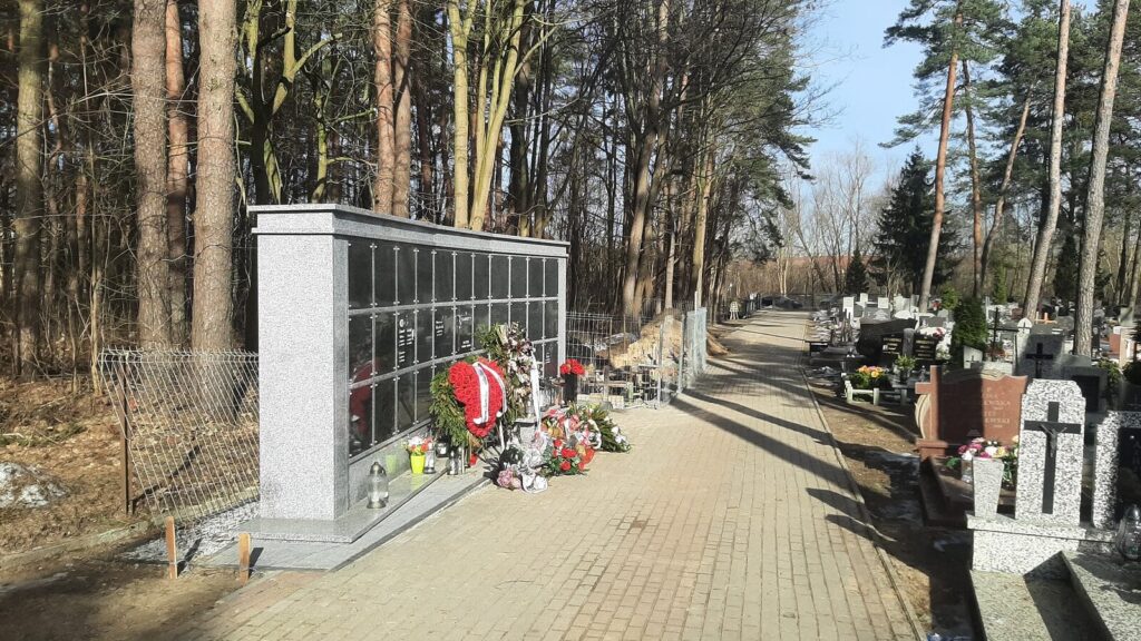 Ruszyła budowa nowych kolumbariów w Ostródzie 6 Ruszyła Budowa Nowych Kolumbariów W Ostródzie