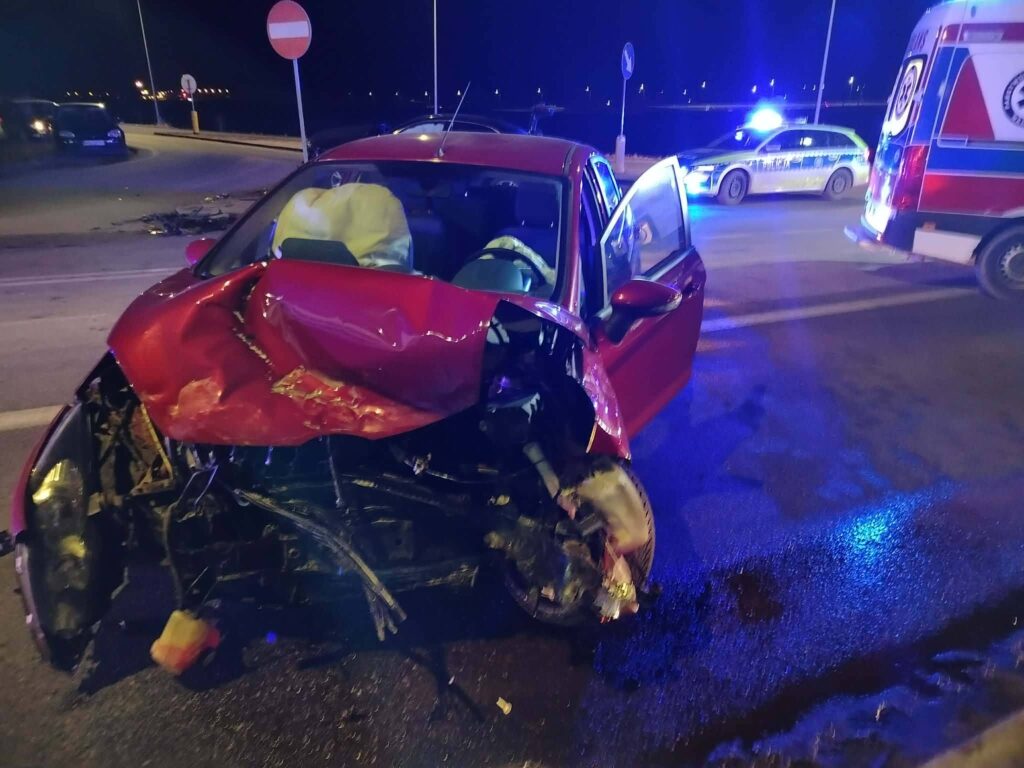 Wypadek Małdyty. W Audi podróżowała kobieta z trójką małych dzieci 3 Wypadek Małdyty.