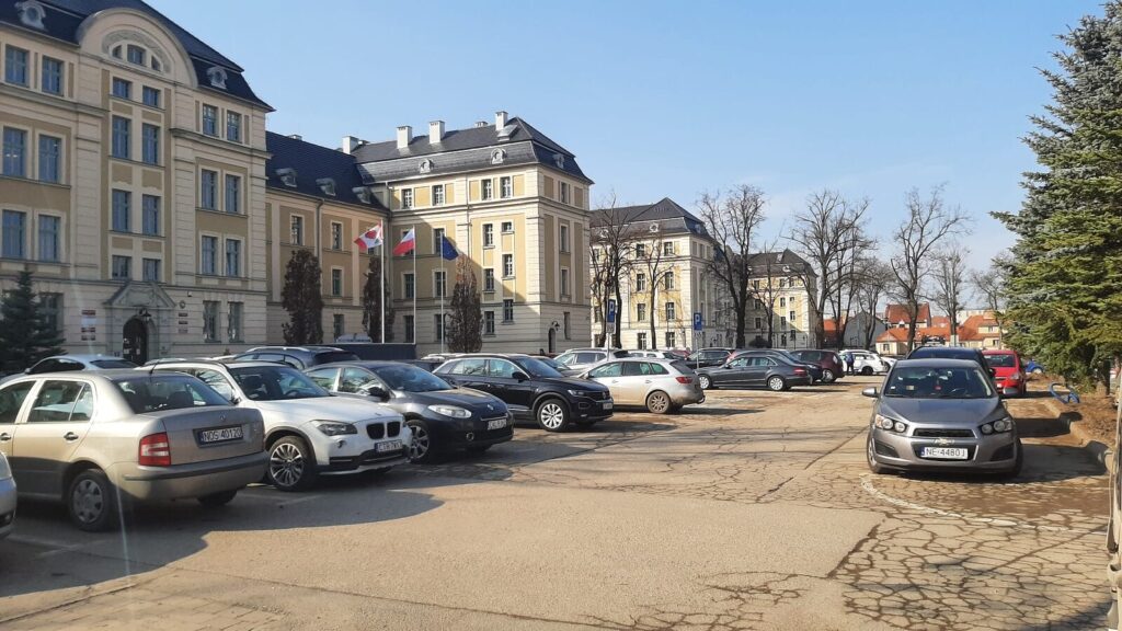 Wstrzymany remont parkingu przed starostwem? Wyjaśniamy! 4 Wstrzymany Remont Parkingu Przed Starostwem? Wyjaśniamy!