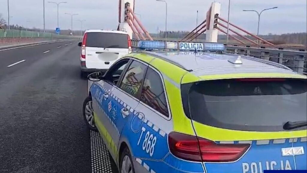 Jechał pod prąd drogą ekspresową! Kierowca pomylił zjazdy 2 Jechał Pod Prąd Drogą Ekspresową! Kierowca Pomylił Zjazdy