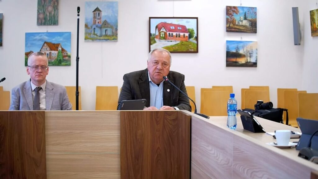 Mleko w rynsztoku, Wiczkowski przeprasza a radni murem za drogowcami 2 Mleko W Rynsztoku, Wiczkowski Przeprasza A Radni Murem Za Drogowcami