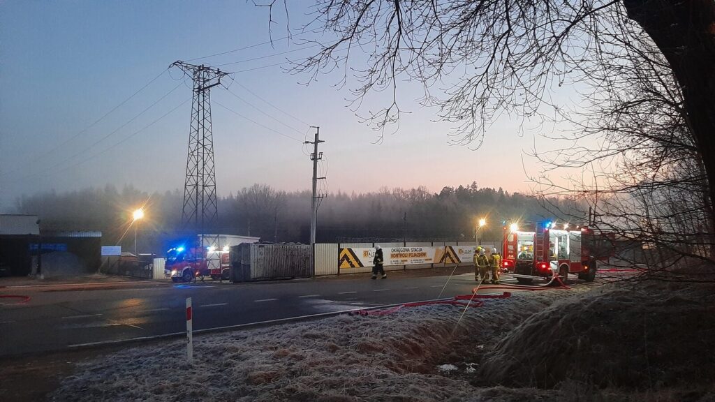 Pożar Złomowiska Przy Ulicy 11 Listopada W Ostródzie