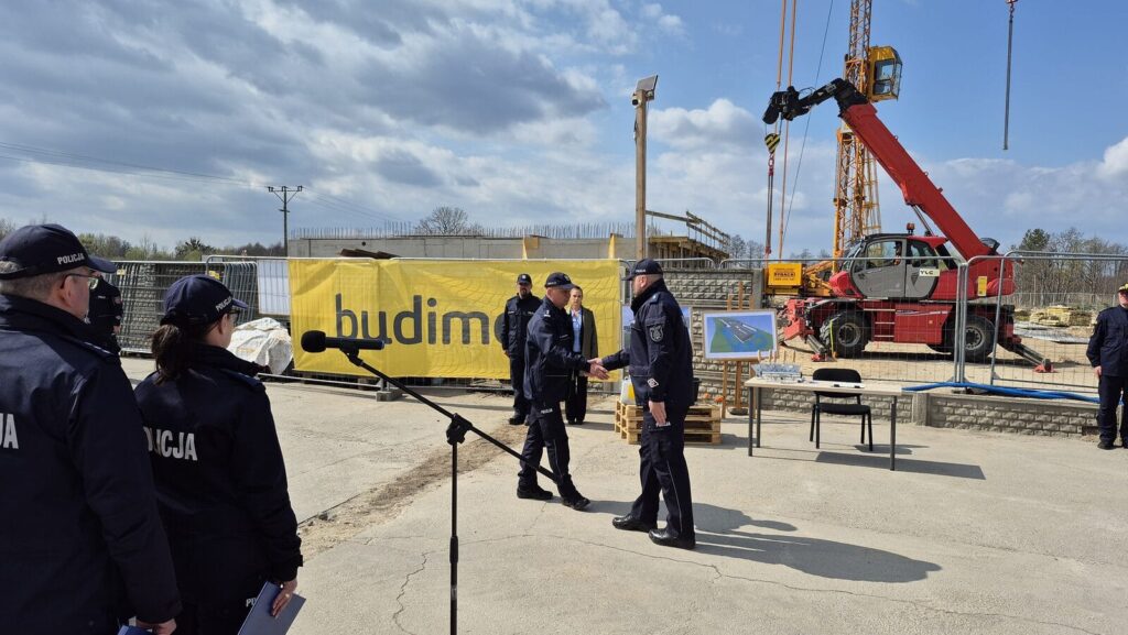 Budowa Komendy Policji w Ostródzie — wmurowano akt erekcyjny 21 Budowa Komendy Policji W Ostródzie — Wmurowano Akt Erekcyjny
