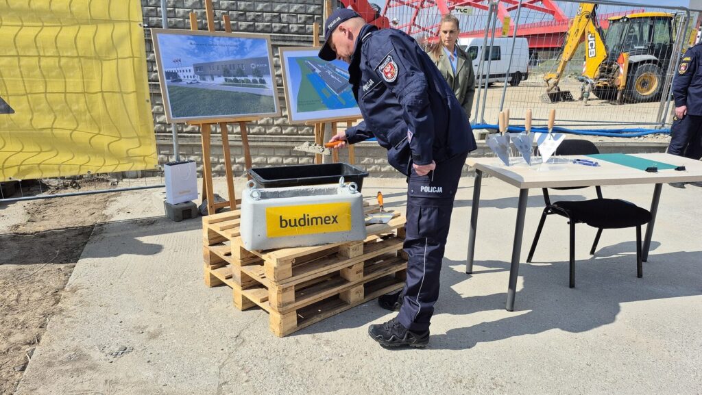 Budowa Komendy Policji w Ostródzie — wmurowano akt erekcyjny 13 Budowa Komendy Policji W Ostródzie — Wmurowano Akt Erekcyjny