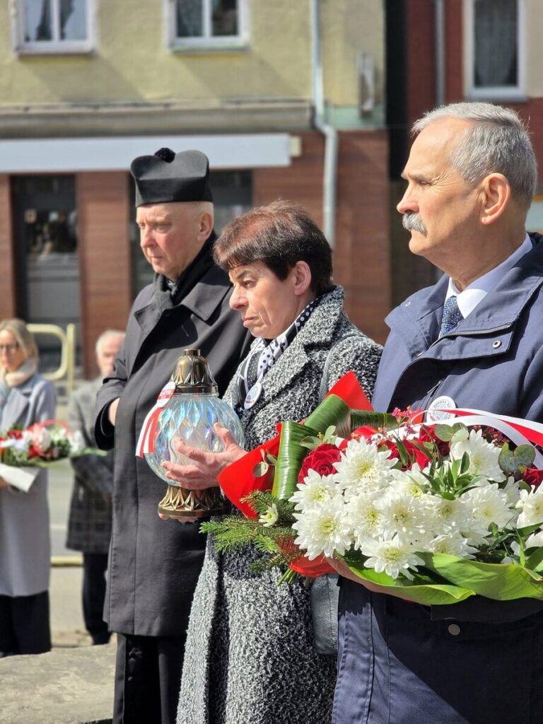 Dzień Pamięci Ofiar Zbrodni Katyńskiej w Ostródzie 2 Dzień Pamięci Ofiar Zbrodni Katyńskiej W Ostródzie