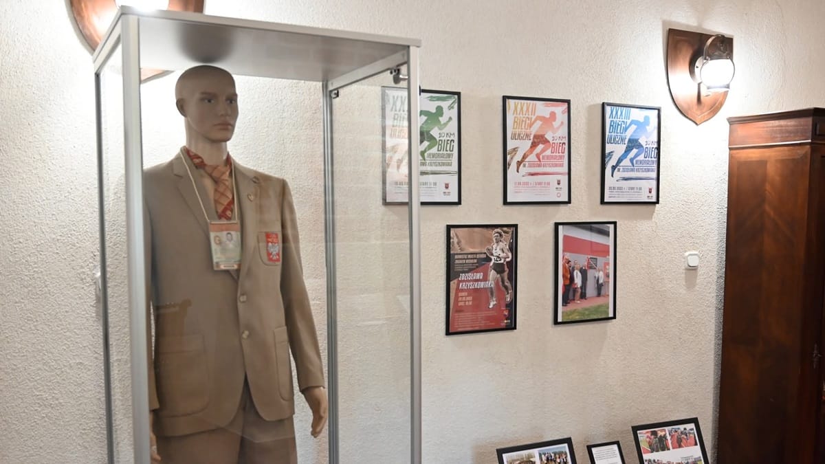 Izba Pamięci Zdzisława Krzyszkowiaka Zlikwidowana — Pamiątki Wylądowały W Kartonie!