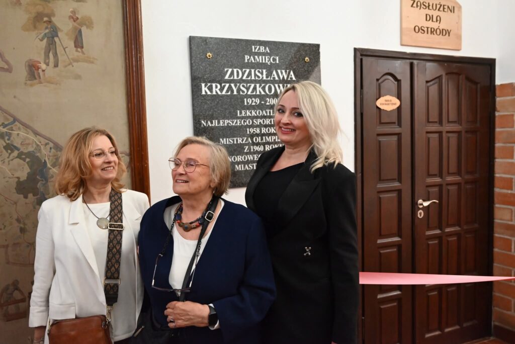Izba Pamięci Zdzisława Krzyszkowiaka Zlikwidowana — Pamiątki Wylądowały W Kartonie!