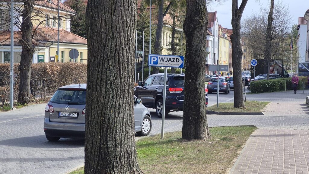 Zakończył się remont parkingu przed Starostwem Powiatowym w Ostródzie 8 Zakończył Się Remont Parkingu Przed Starostwem Powiatowym W Ostródzie