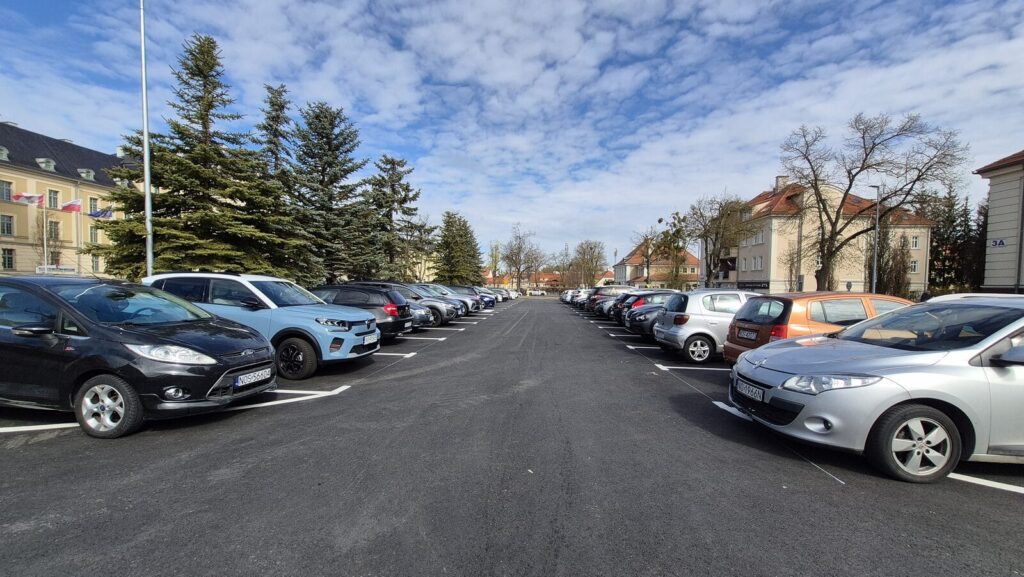 Zakończył się remont parkingu przed Starostwem Powiatowym w Ostródzie 3 Zakończył Się Remont Parkingu Przed Starostwem Powiatowym W Ostródzie