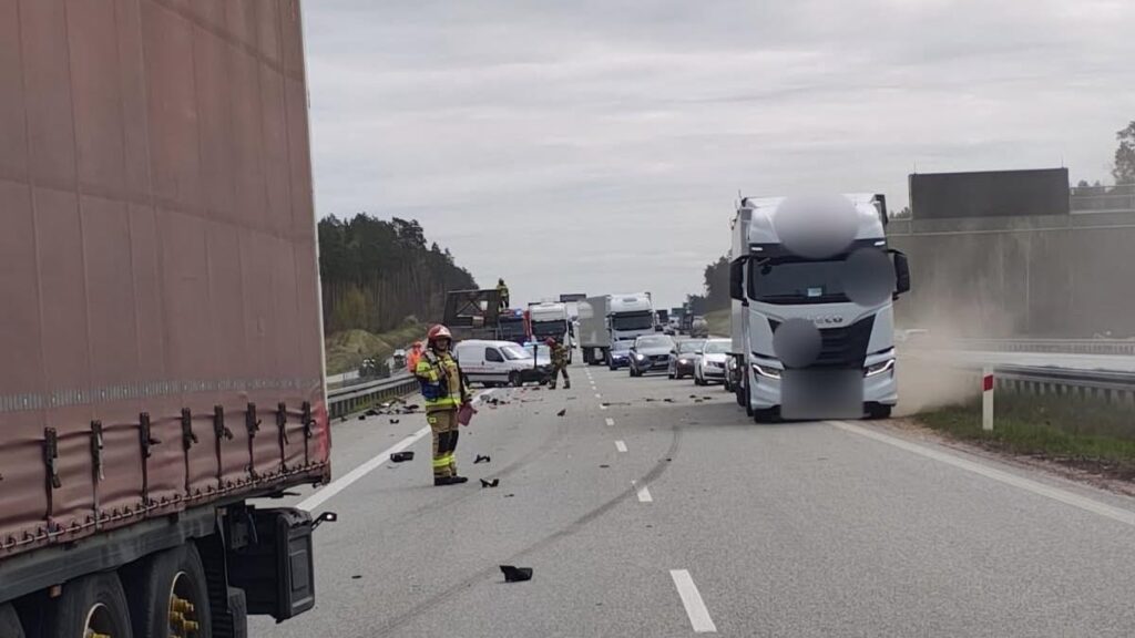 Wypadek na drodze S7 w Piłakwach. Są utrudnienia! 2 Wypadek Na Drodze S7 W Piłakwach. Są Utrudnienia!