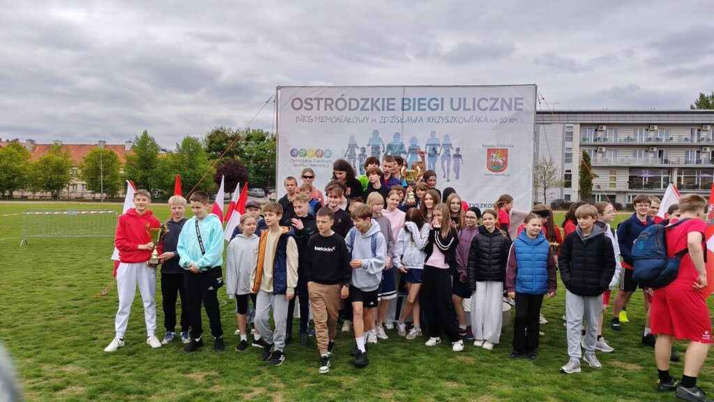 Ostródzkie biegi uliczne — Trójka wygrywa rywalizację szkół 24 Ostródzkie Biegi Uliczne — Trójka Wygrywa Rywalizację Szkół