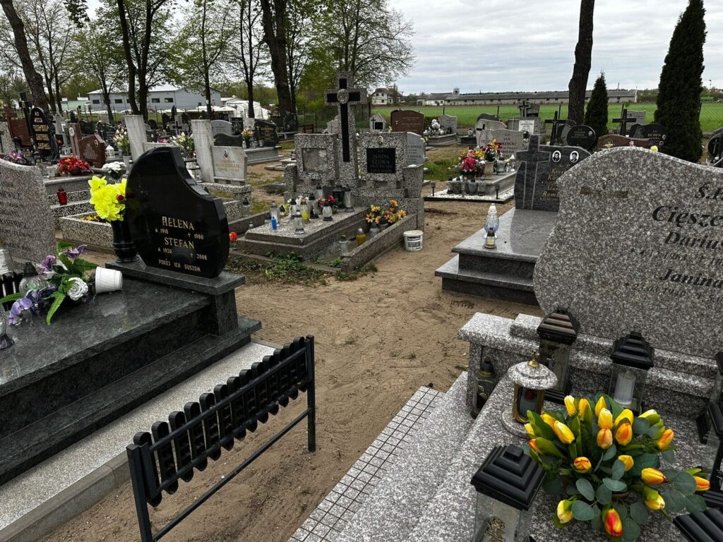 Kradzież na cmentarzu w Samborowie! Poszkodowanych nawet 60 rodzin 3 Kradzież Na Cmentarzu W Samborowie! Poszkodowanych Nawet 60 Rodzin