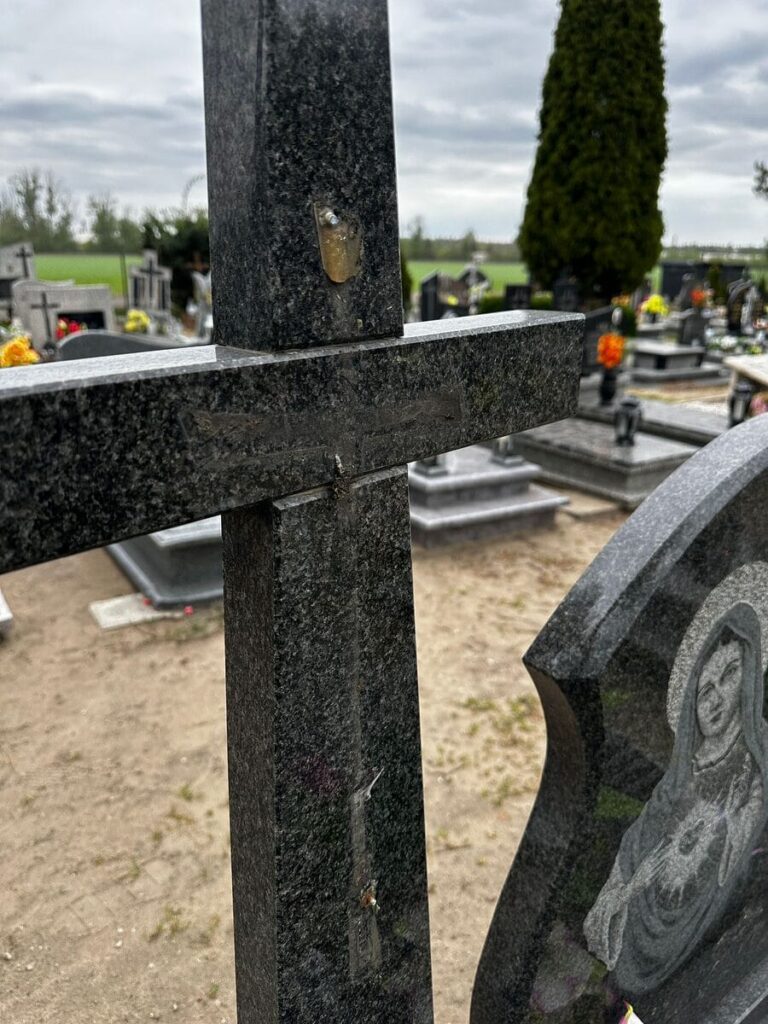 Kradzież na cmentarzu w Samborowie! Poszkodowanych nawet 60 rodzin 4 Kradzież Na Cmentarzu W Samborowie! Poszkodowanych Nawet 60 Rodzin
