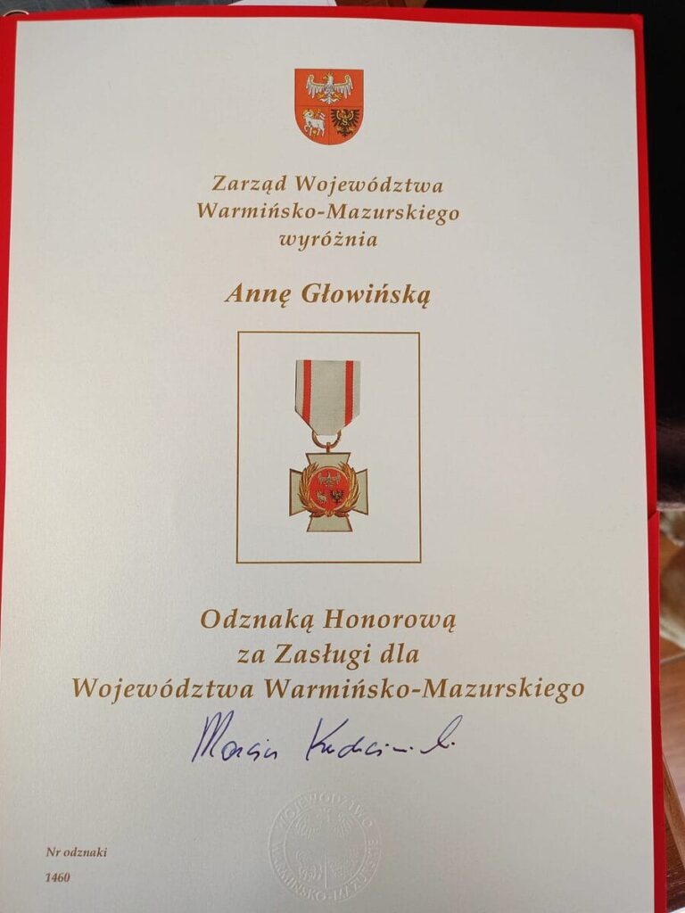 Anna Głowińska Z Odznaką Zasłużony Dla Warmii I Mazur