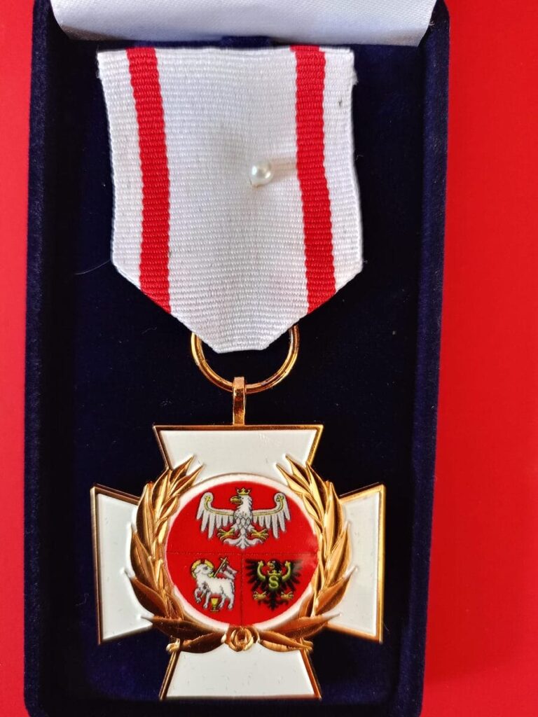 Anna Głowińska Z Odznaką Zasłużony Dla Warmii I Mazur