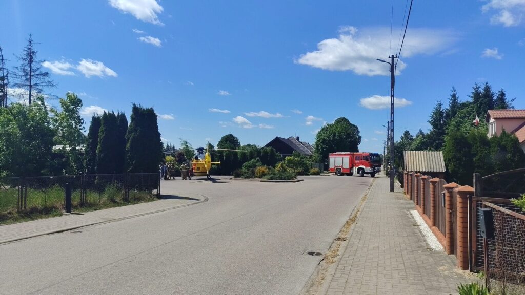 Śmigłowiec LPR lądował w Wałdowie pod Ostródą 4 Śmigłowiec Lpr Lądował W Wałdowie Pod Ostródą