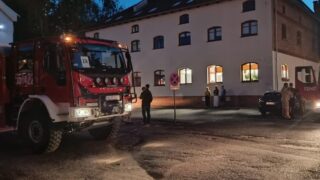 Pożar lasu pod Warszawą. Pomagają strażacy z Warmii i Mazur