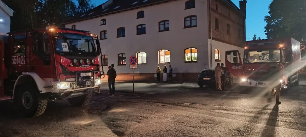 Pożar lasu pod Warszawą. Pomagają strażacy z Warmii i Mazur 8 Pożar Lasu Pod Warszawą. Pomagają Strażacy Z Warmii I Mazur