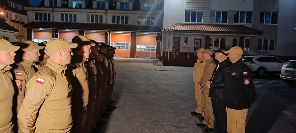 Pożar lasu pod Warszawą. Pomagają strażacy z Warmii i Mazur 9 Pożar Lasu Pod Warszawą. Pomagają Strażacy Z Warmii I Mazur
