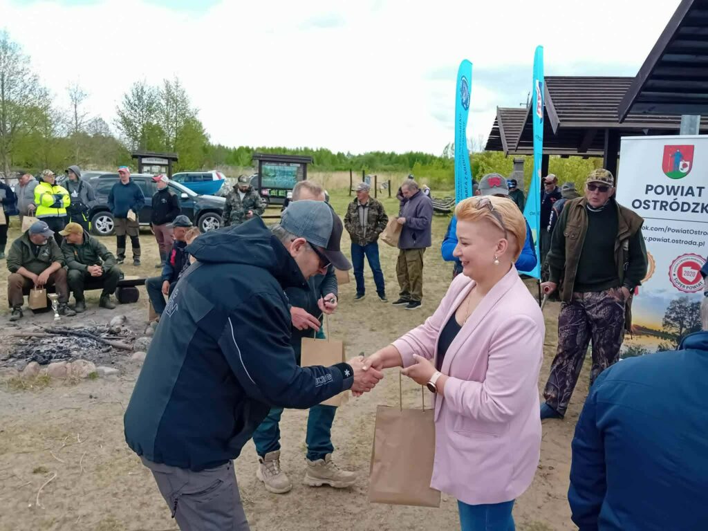 Duże ryby na zawodach wędkarskich na Dąbrowie 19 Duże Ryby Na Zawodach Wędkarskich Na Dąbrowie