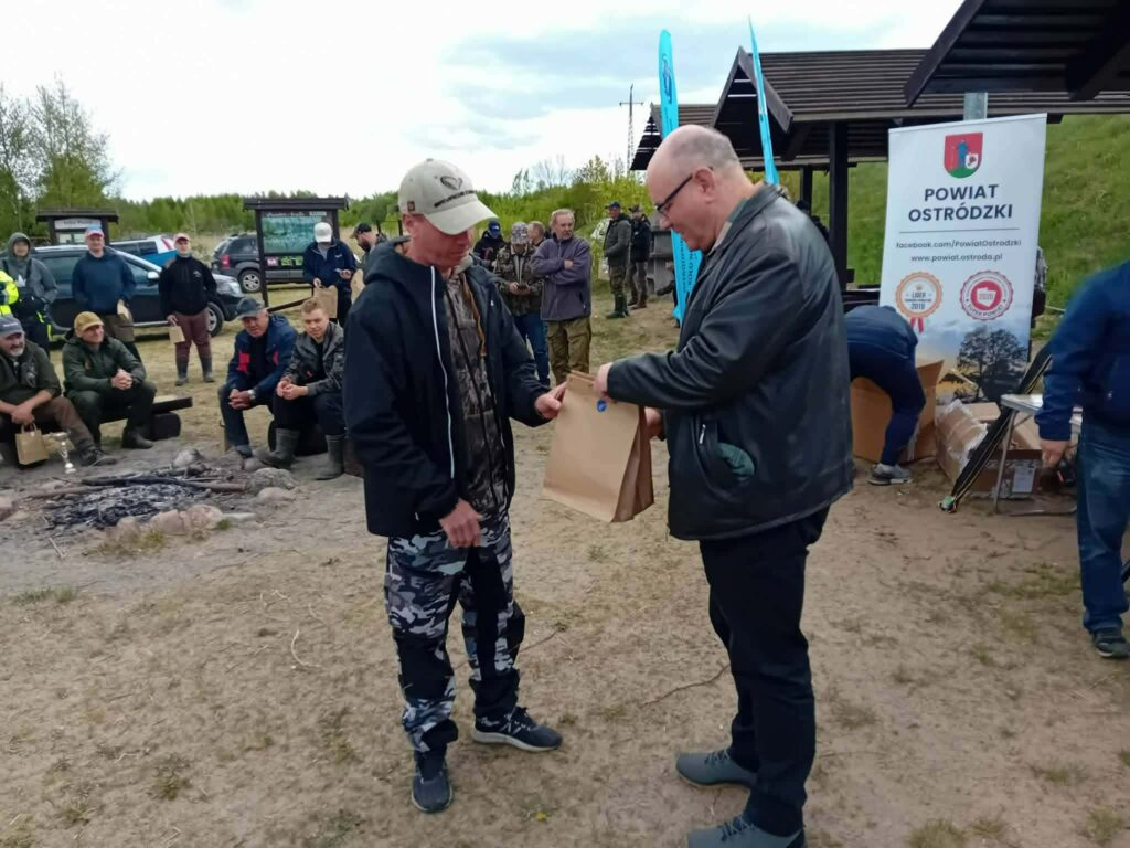 Duże ryby na zawodach wędkarskich na Dąbrowie 15 Duże Ryby Na Zawodach Wędkarskich Na Dąbrowie