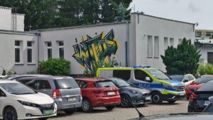 Alarm bombowy w Rolniku. Policja sprawdzała zagrożenie 16 Alarm Bombowy W Rolniku. Policja Sprawdzała Zagrożenie