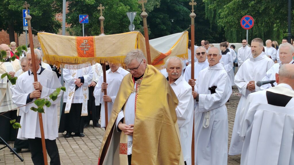 Procesje Bożego Ciała w Ostródzie 2026 26 Procesje Bożego Ciała W Ostródzie 2026