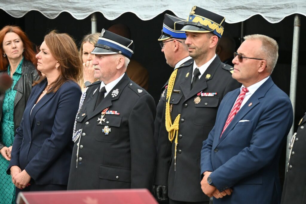 Druhowie OSP Kalnik świętowali 80-lat swojej jednostki - mają sztandar 14 Druhowie Osp Kalnik Świętowali 80-Lat Swojej Jednostki - Mają Sztandar