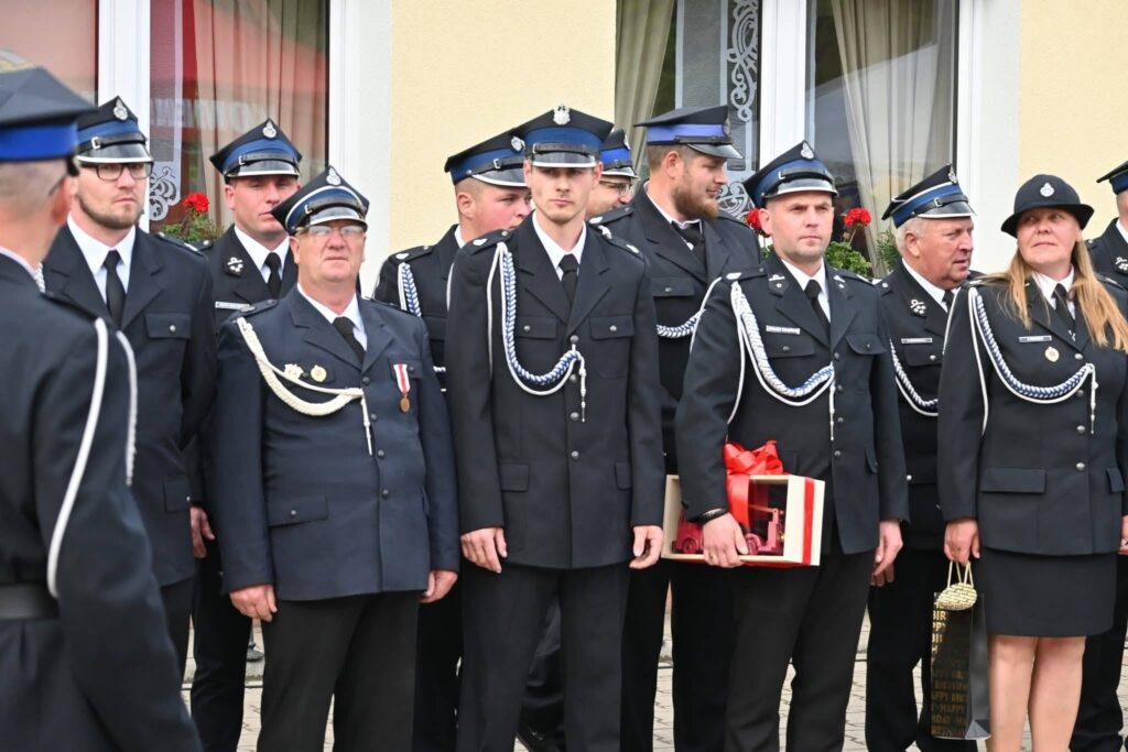 Druhowie OSP Kalnik świętowali 80-lat swojej jednostki - mają sztandar 5 Druhowie Osp Kalnik Świętowali 80-Lat Swojej Jednostki - Mają Sztandar