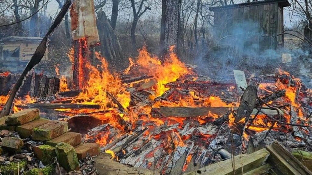Zarzuty dla dwóch nastolatków, którzy podpalili altankę w Morągu 2 Zarzuty Dla Dwóch Nastolatków, Którzy Podpalili Altankę W Morągu