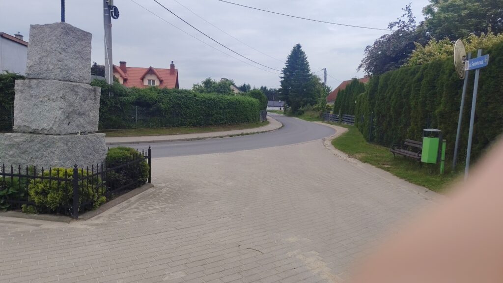 Progi zwalniające w Idzbarku. Mieszkańcy mają inne zdanie niż drogowcy 3 Progi Zwalniające W Idzbarku. Mieszkańcy Mają Inne Zdanie Niż Drogowcy