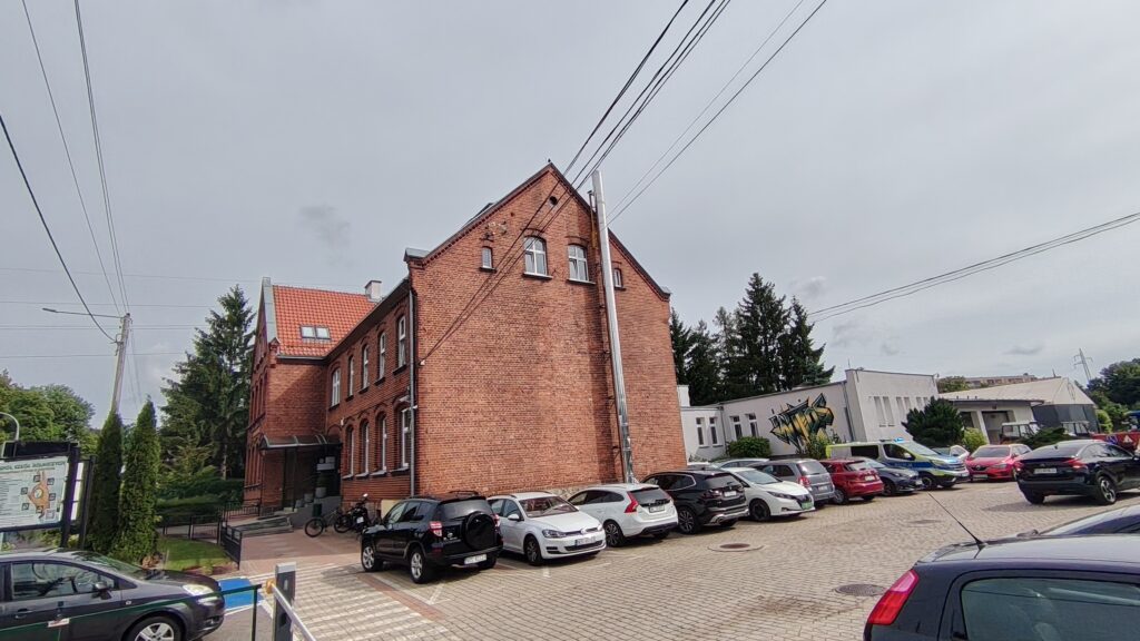 Alarm bombowy w Rolniku. Policja sprawdzała zagrożenie 3 Alarm Bombowy W Rolniku. Policja Sprawdzała Zagrożenie