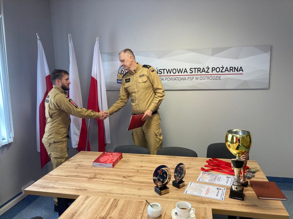 Komendant Rafał Napiórkowski Nagrodził Strażaków Z Powiatu Ostródzkiego
