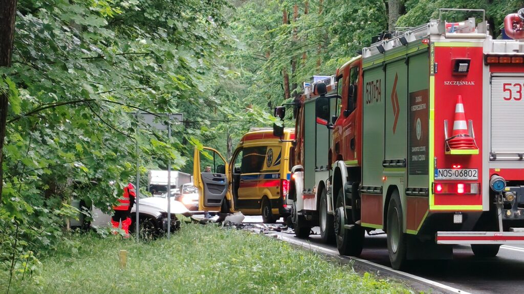 Wypadek Na Drodze Krajowej Numer 16 W Zawadach Małych