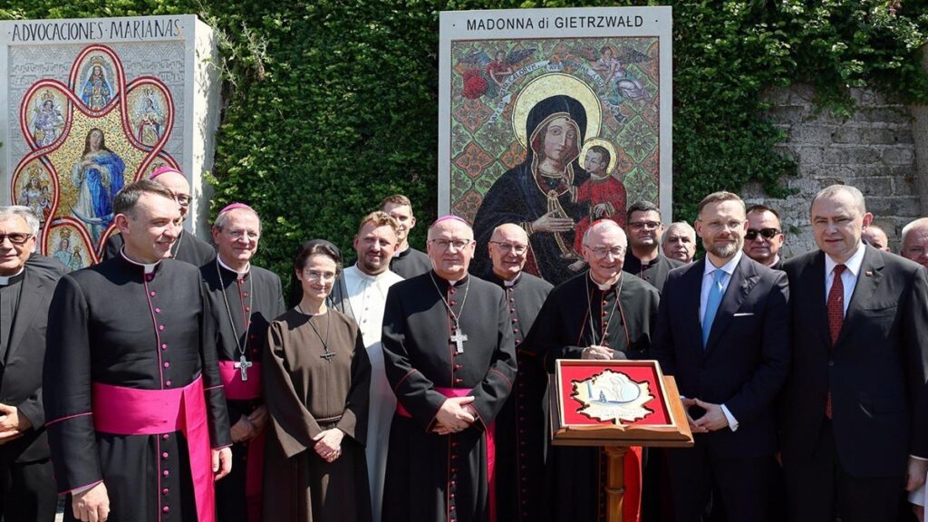 Wizerunek Matki Bożej Gietrzwałdzkiej w Ogrodach Watykańskich 15 Wizerunek Matki Bożej Gietrzwałdzkiej w Ogrodach Watykańskich