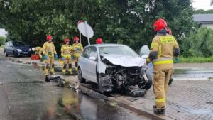 Wypadek w Małdytach. Zderzenie osobówki z ciężarówką 15 Wypadek W Małdytach. Zderzenie Osobówki Z Ciężarówką